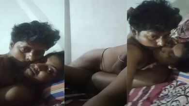 Bedroom mein banaya Malayali couple ne Hot Chudai Clip