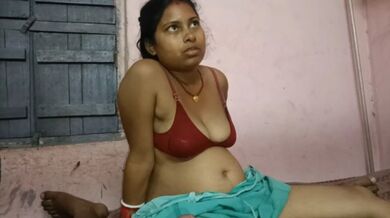 Nangi hoke husband ka lund choosti desi sexy housewife