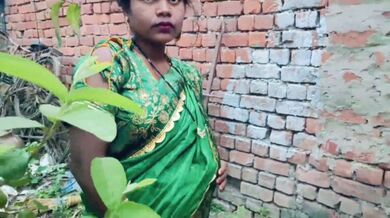 Ghar ke baramde mein biwi ki chudai wala XXX Desi Porn Clip