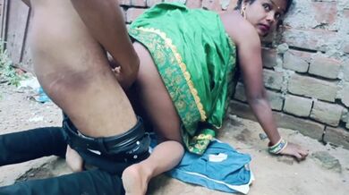 Ghar ke baramde mein biwi ki chudai wala XXX Desi Porn Clip