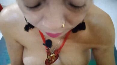 Pyaasi chut mein lund ka maza leti Desi Aunty ki Sex Video