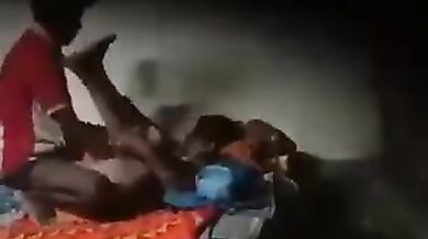 Chhote bhai ne banaya bhai-bhabhi ki chudai wala Desi Sex MMS