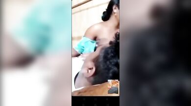 Video call par dost ke saamne sexy biwi ki boobs sucking