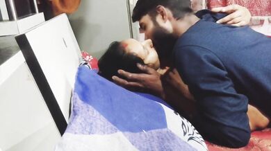 Pati-patni ne banaya romantic chudai wala Desi Sex MMS