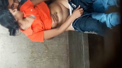 Tamil boyfriend-girlfriend ne hotel room mein kari chudai