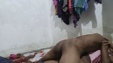 Malish ke baad pati ko chut ka maza deti hot village wife