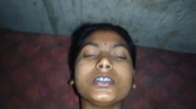 Lund choos kar chut chudwati hot wife ki Bengali Sexy Video