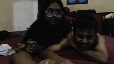 Palang par miya-biwi ki hot chudai wali Bengali Sexy Video