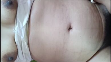 Vibrator se maza leti bhabhi ki devar ne ki mast chudai
