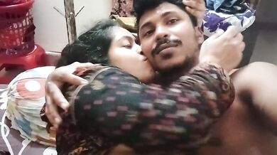 Apni chubby bhabhi ki masti bhari chudai karta jawan devar