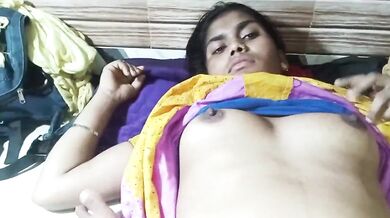 Tight jism wali desi laundiya ki chut chudai ka MMS banaya