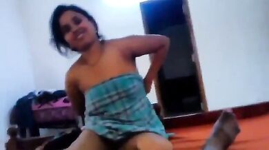 Masti karti cute Bangla wife ki chudai wali Bengali Sexy Video
