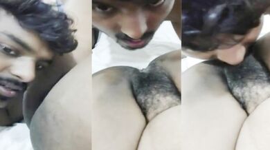 Kutte ki tarah chut chaat-te boyfriend ki Indian Sex Footage