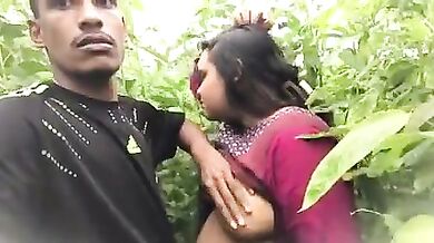 Big boobs girl ki jungle mein chudai wali Indian Sex Video