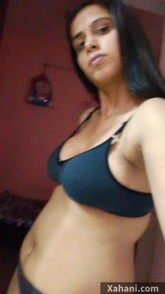 In black undies mein toh straight MILF jaisi lag rahi hai