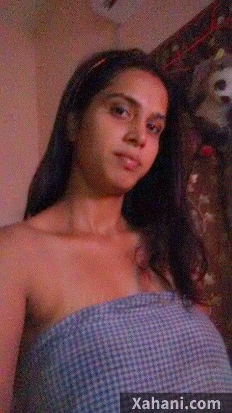 Ab toh sirf ek towel reh gaya hai!