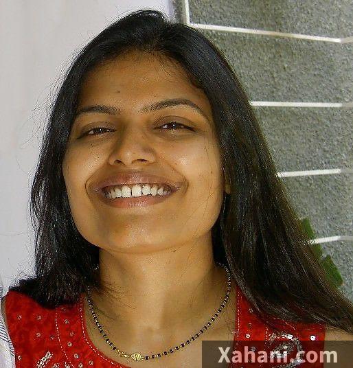 Uski smile kaafi hai rod ghusane ka mann karne ke liye!