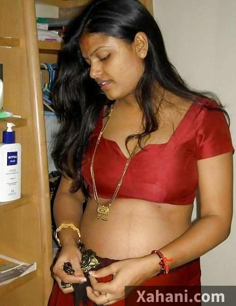 Us blouse mein woh kitni perfect lagti hai na...