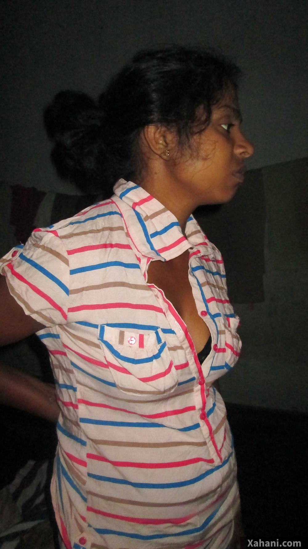 Casual shirt mein bhabhi ne shuru ki devar ke saath nayi photoshoot