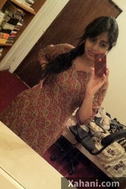 Mirror selfie kurta mein, night mode ready